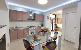 Studio'24 - Tomis Mall - Ultracentral